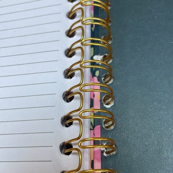 NWOT Spiral bound floral journal diary blank pages. 8.25 x6.5” 3/4” thick. - Picture 8 of 11